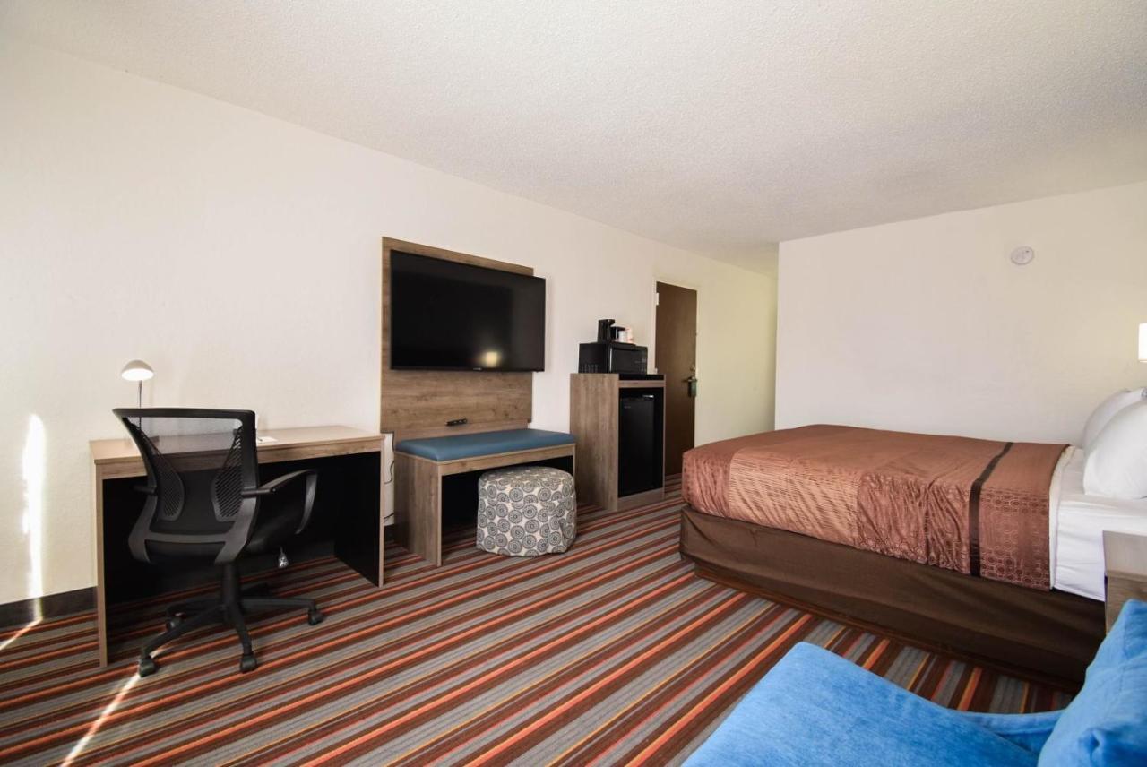 Quality Inn & Suites Сълфър Спрингс Екстериор снимка