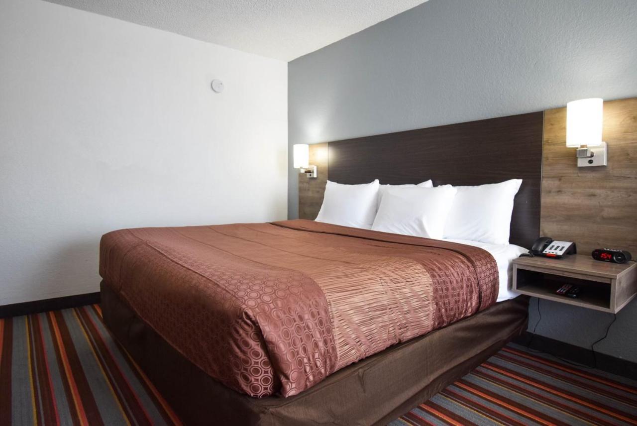 Quality Inn & Suites Сълфър Спрингс Екстериор снимка