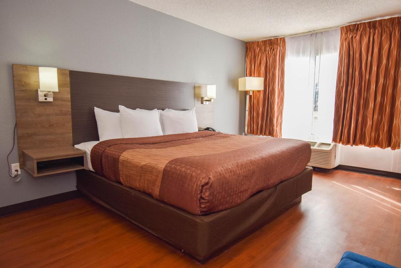 Quality Inn & Suites Сълфър Спрингс Екстериор снимка