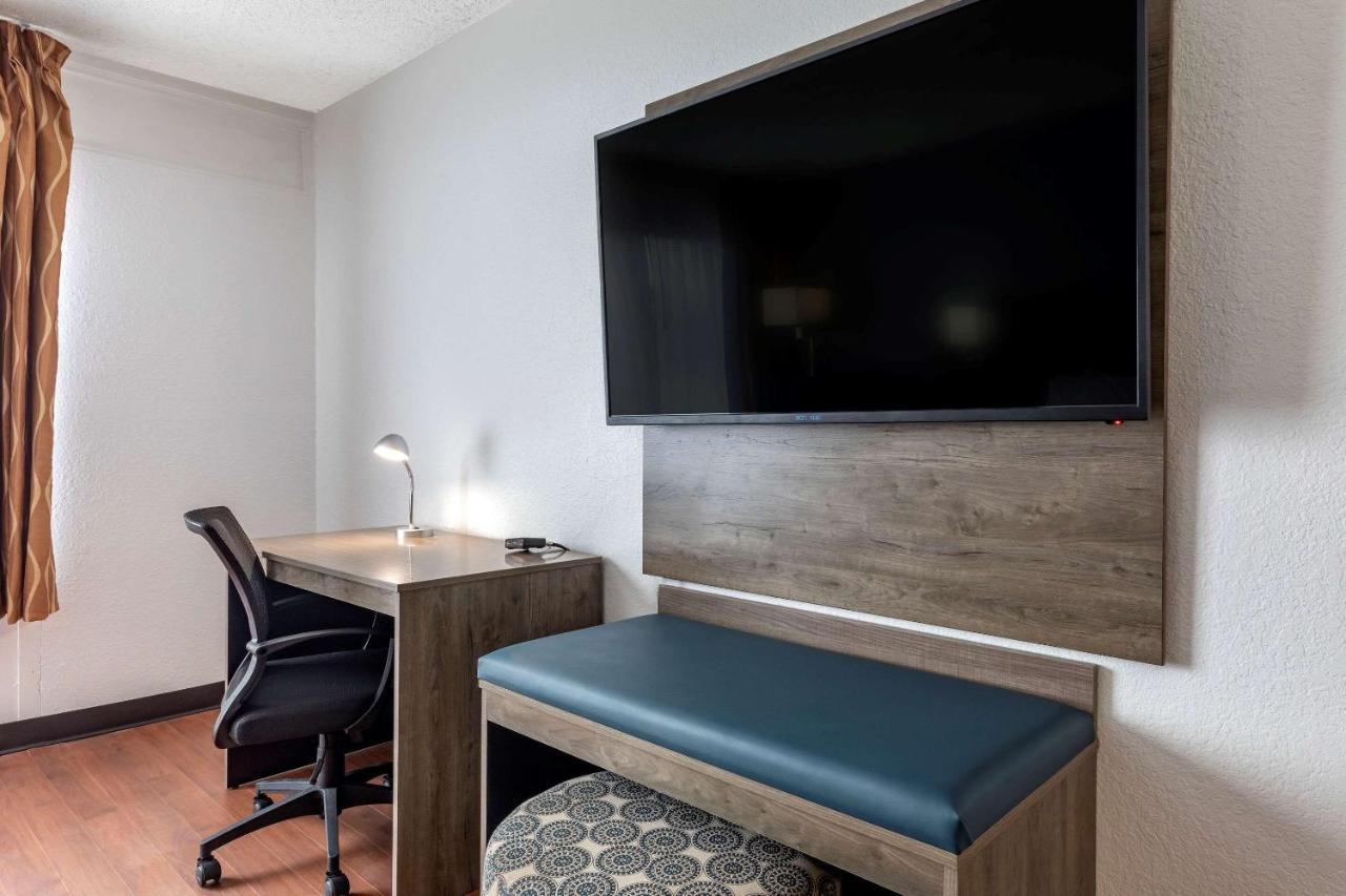 Quality Inn & Suites Сълфър Спрингс Екстериор снимка