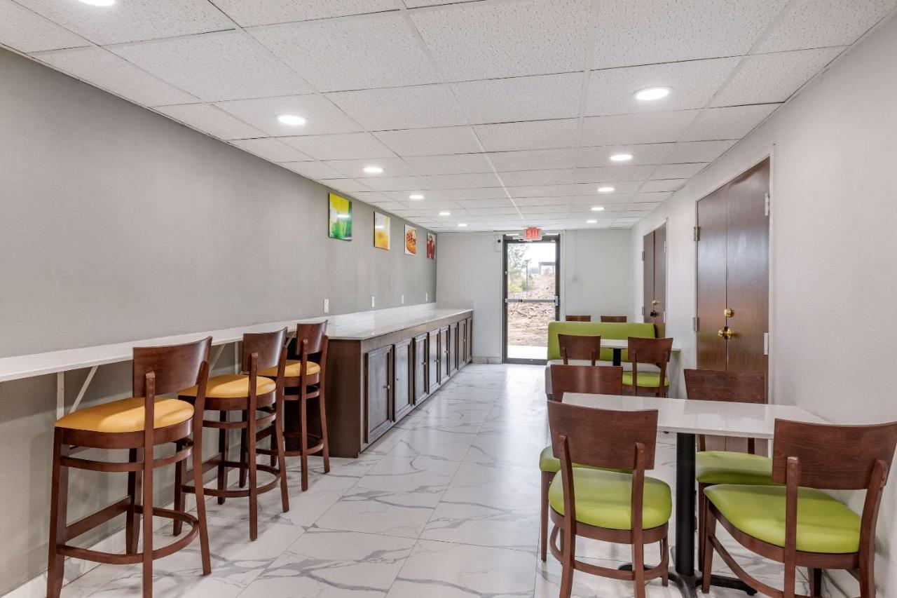 Quality Inn & Suites Сълфър Спрингс Екстериор снимка