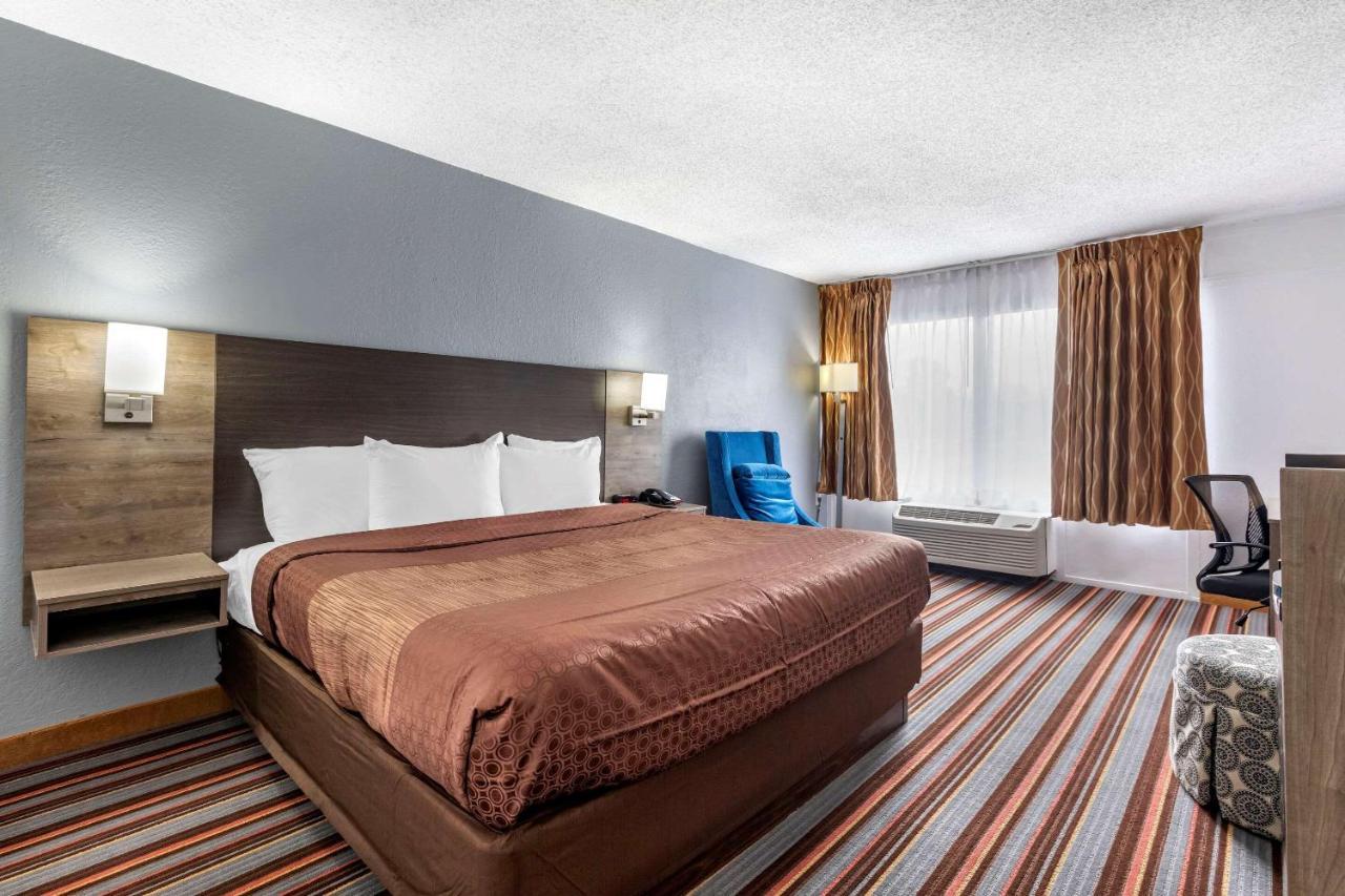 Quality Inn & Suites Сълфър Спрингс Екстериор снимка