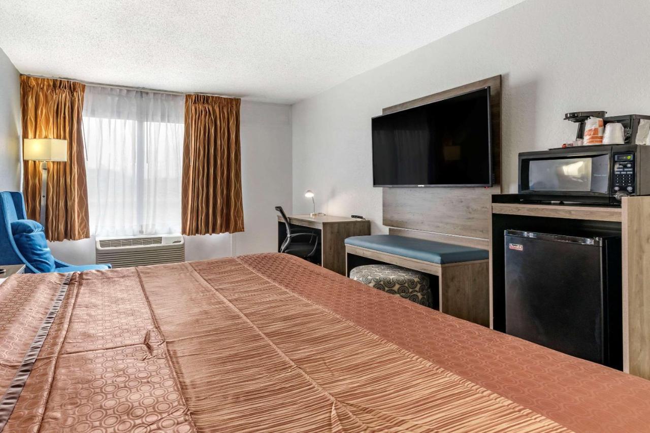 Quality Inn & Suites Сълфър Спрингс Екстериор снимка