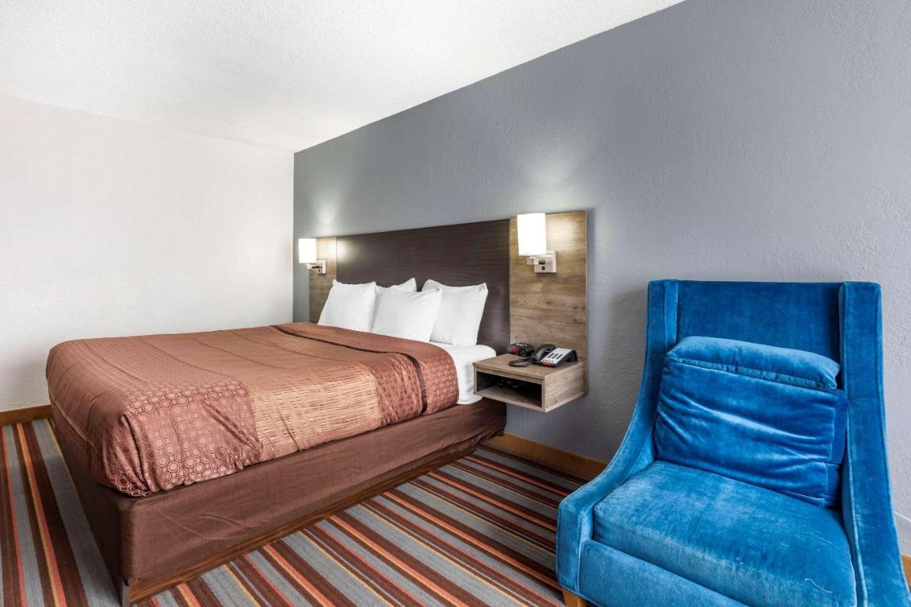 Quality Inn & Suites Сълфър Спрингс Екстериор снимка