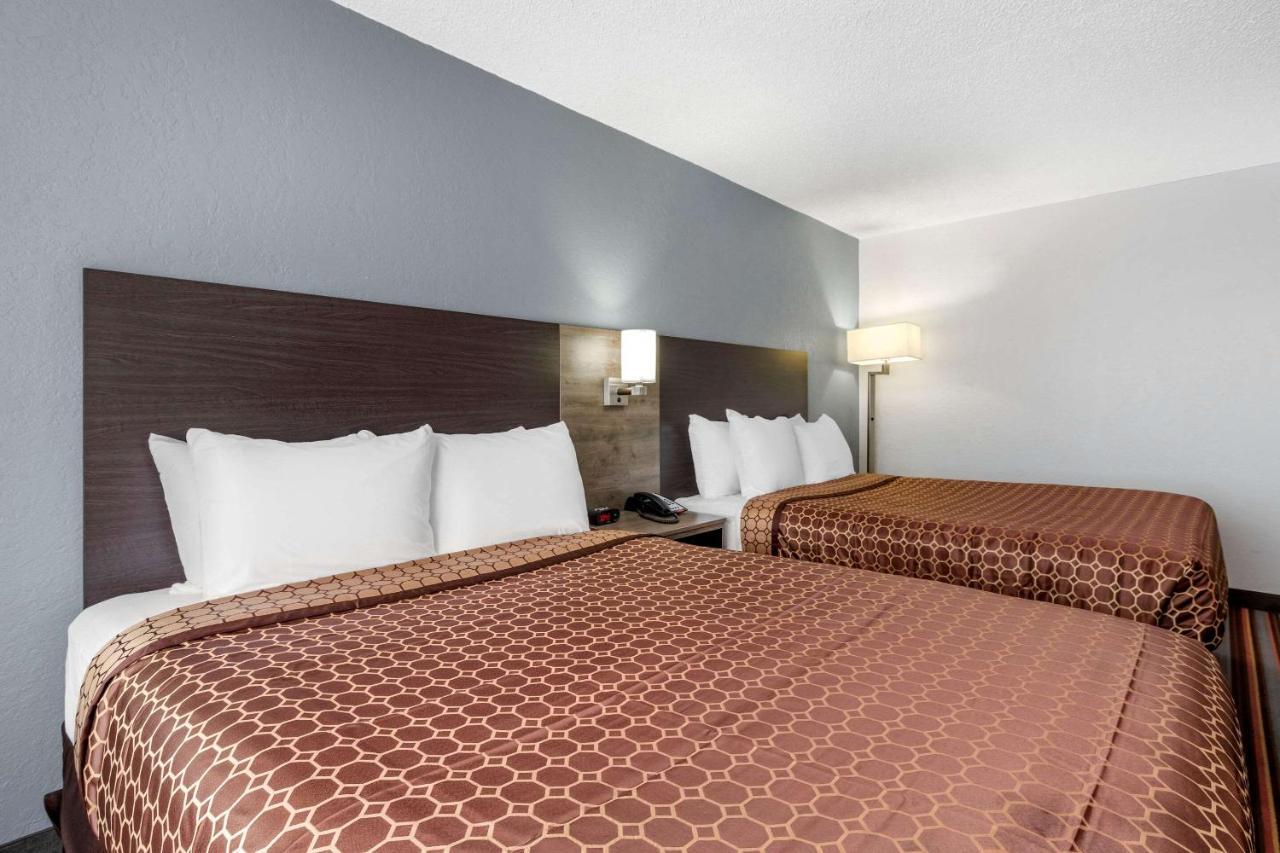 Quality Inn & Suites Сълфър Спрингс Екстериор снимка