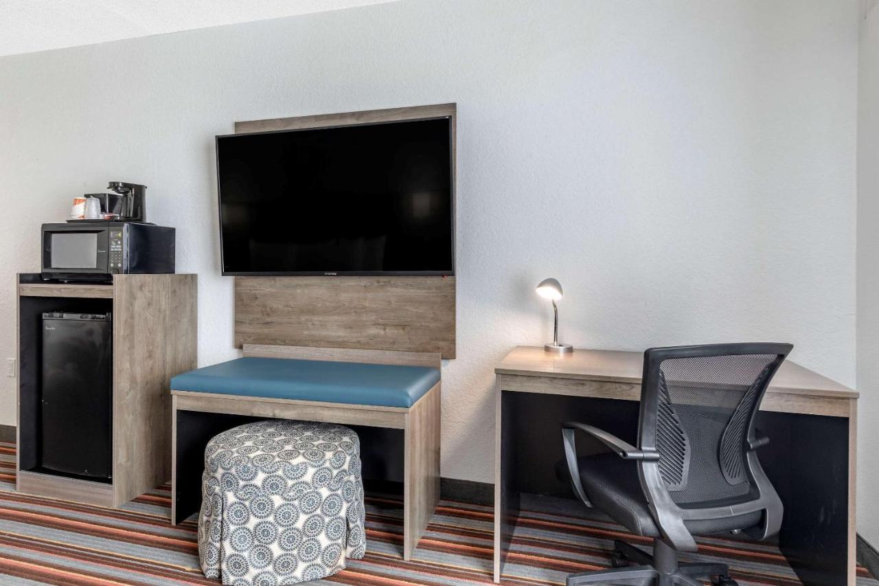Quality Inn & Suites Сълфър Спрингс Екстериор снимка